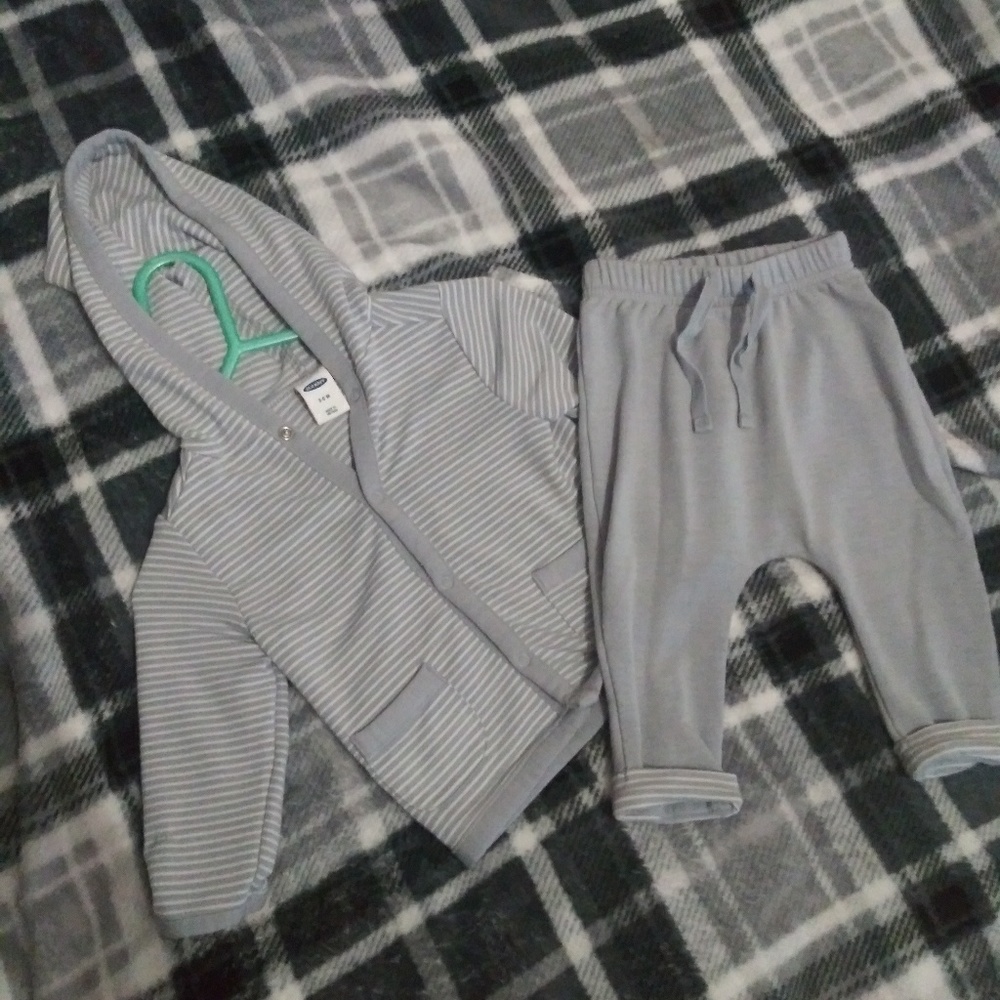 Old Navy cardigan & pants set 3/6M